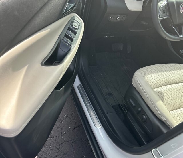 Used 2023 Buick Encore GX Essence w/ Experience Buick Package AWD/4WD image 5