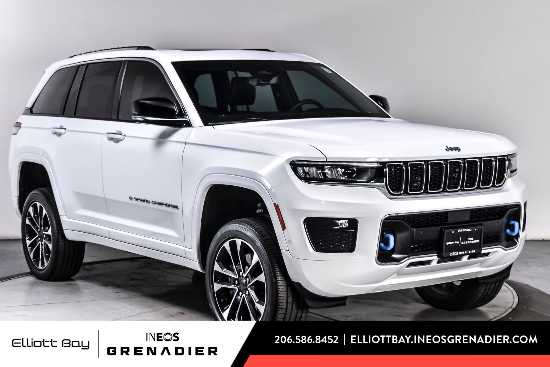 Used 2023 Jeep Grand Cherokee Overland w/ Luxury Tech Group IV AWD/4WD image 1