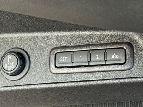 Used 2022 Chevrolet Equinox Premier image 12