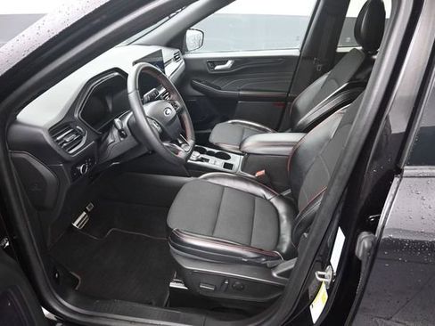 Used 2023 Ford Escape ST-Line w/ Tech Pack #1 AWD/4WD image 9