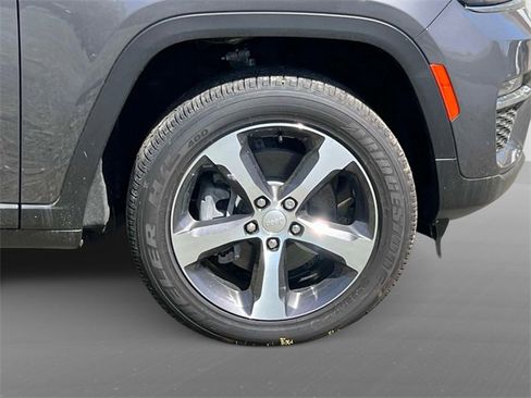 Used 2023 Jeep Grand Cherokee 4WD 4xe image 7