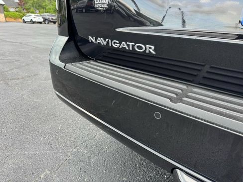 Used 2015 Lincoln Navigator 4WD image 9
