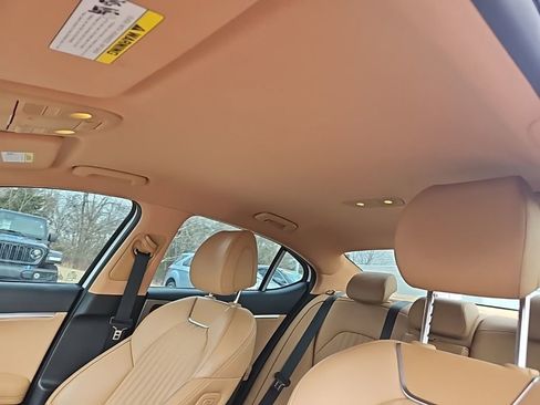 Used 2022 Genesis G70 3.3T image 16