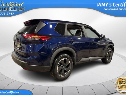 Used 2025 Nissan Rogue SV image 6