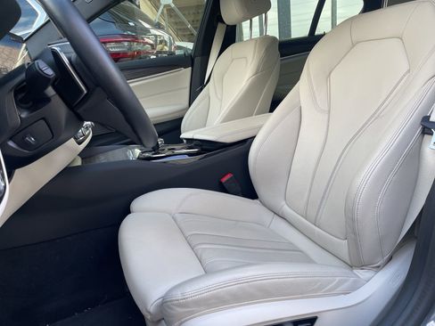 Certified 2023 BMW 540i w/ Premium Package image 9