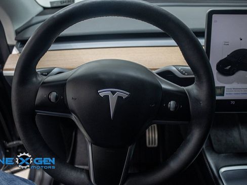 Used 2023 Tesla Model Y Performance image 13