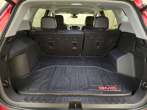 Used 2023 GMC Terrain SLT w/ Elevation Edition image 33