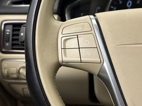 Used 2016 Volvo XC70 T5 Premier w/ Convenience Package image 26