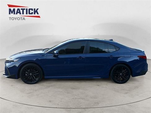 Used 2025 Toyota Camry SE image 4