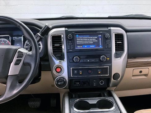 Used 2016 Nissan Titan SL image 5