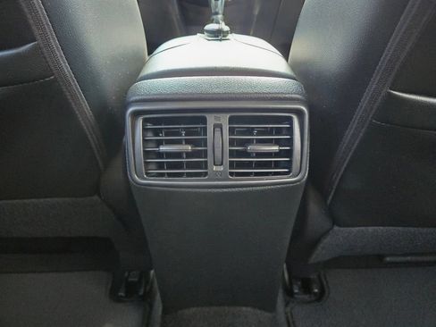 Used 2018 Nissan Rogue SL FWD image 47