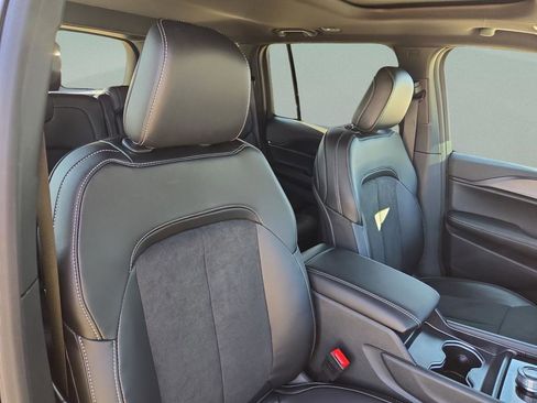 New 2025 Jeep Grand Cherokee Altitude RWD image 31