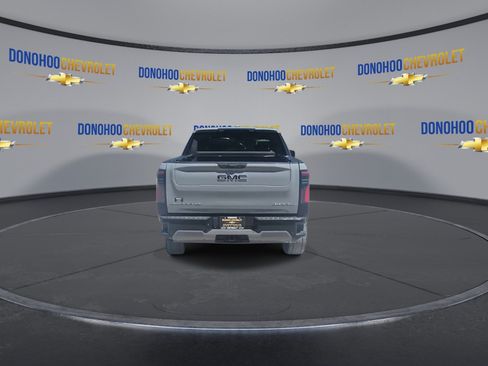 Used 2024 GMC Sierra EV Denali AWD/4WD image 11