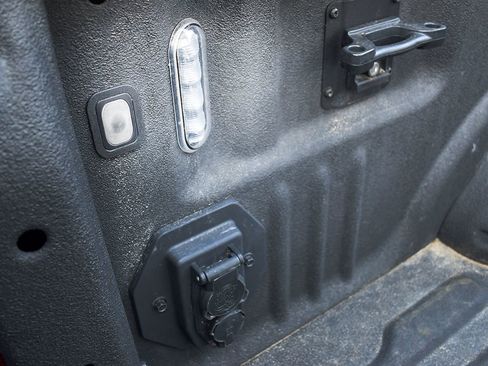 Used 2023 Ford F250 Lariat w/ Chrome Package image 34