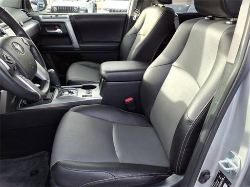 Used 2016 Toyota 4Runner SR5 image 12