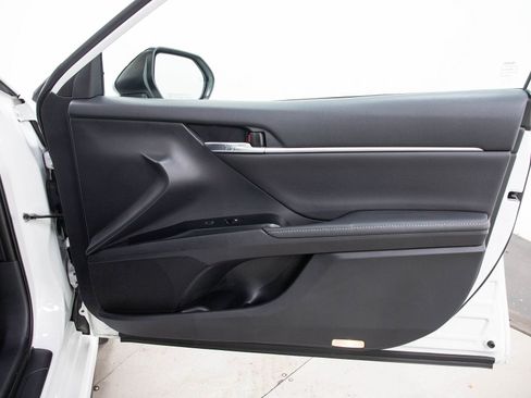 Used 2019 Toyota Camry XSE w/ Driver Assist Package FWD image 9