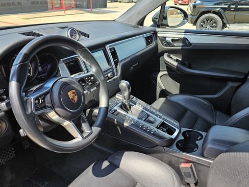 Used 2016 Porsche Macan Turbo w/ Premium Package Plus image 26