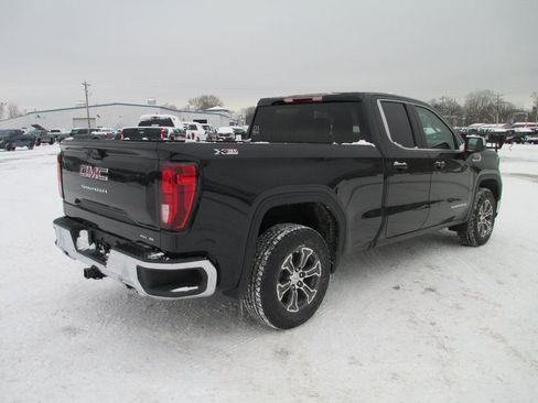New 2026 GMC Sierra 1500 SLE image 5