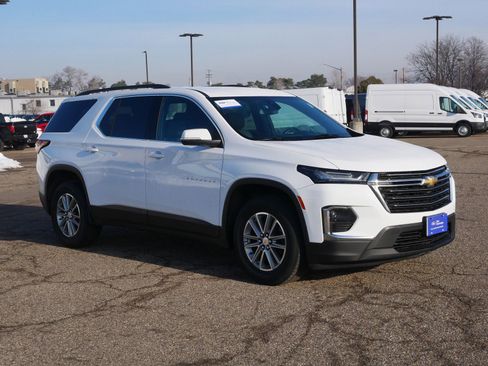 Used 2023 Chevrolet Traverse LT image 9