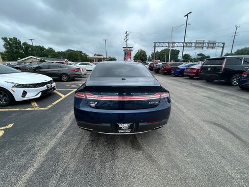 Used 2017 Lincoln MKZ Reserve w/ Luxury Package AWD/4WD image 4