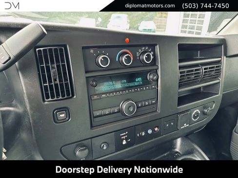 Used 2021 Chevrolet Express 4500 Extended w/ Power Convenience Package RWD image 29