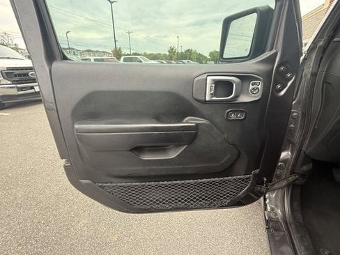 Used 2020 Jeep Wrangler Sport AWD/4WD image 15