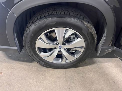 Used 2024 Subaru Ascent Premium image 29