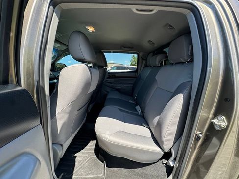 Used 2015 Toyota Tacoma 4x4 Double Cab w/ TRD Off-Road Package image 4