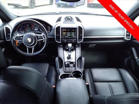 Used 2016 Porsche Cayenne image 2