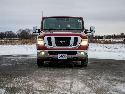 Used 2017 Nissan NV 3500 SL image 5