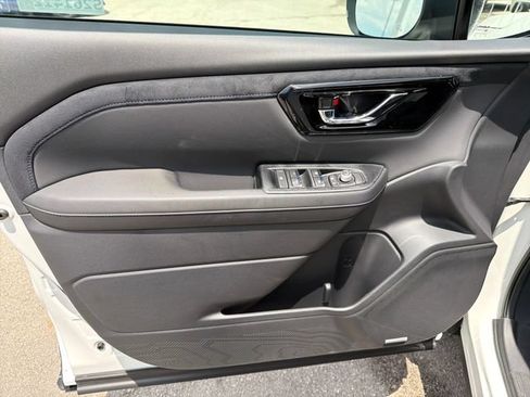 New 2026 Subaru Forester Limited AWD/4WD image 17