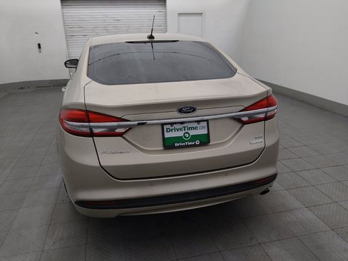 Used 2017 Ford Fusion SE w/ Fusion SE Technology Package FWD image 6