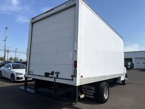Used 2018 Chevrolet Express 3500 Extended w/ Power Convenience Package RWD image 5
