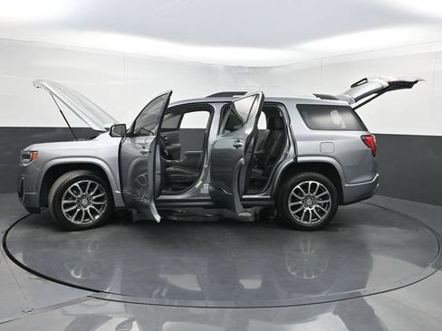 Used 2023 GMC Acadia Denali w/ Denali Ultimate Package AWD/4WD image 40