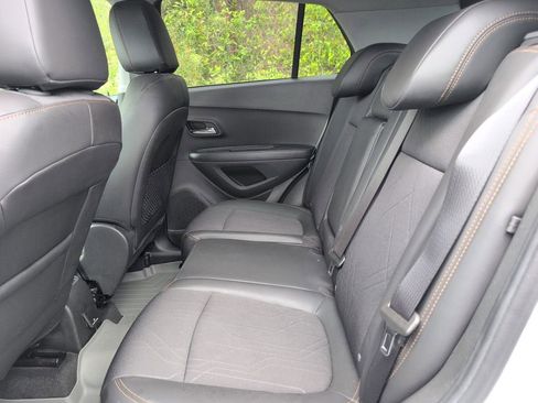 Used 2020 Chevrolet Trax LT w/ LT Convenience Package image 31