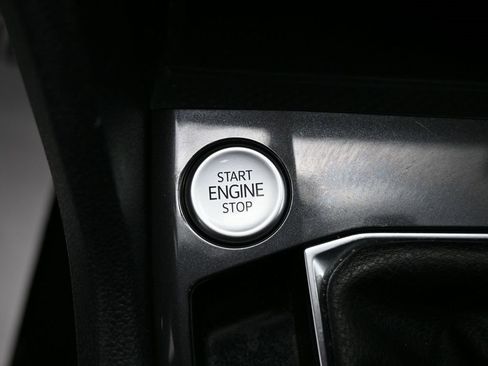 Used 2023 Volkswagen Tiguan SE R-Line image 19