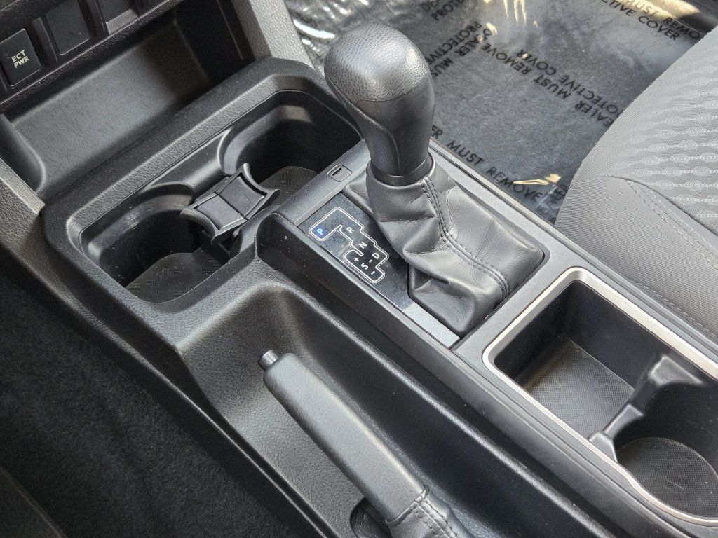 Used 2022 Toyota Tacoma SR RWD image 21