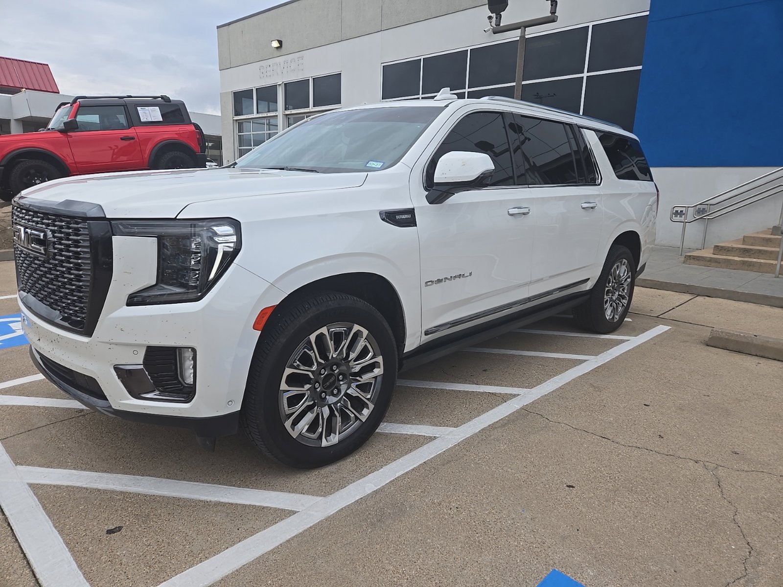 Used 2023 GMC Yukon XL Denali Ultimate w/ LPO, Floor Liner Package AWD/4WD 360° Tour