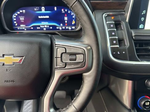 Used 2023 Chevrolet Suburban Premier image 26