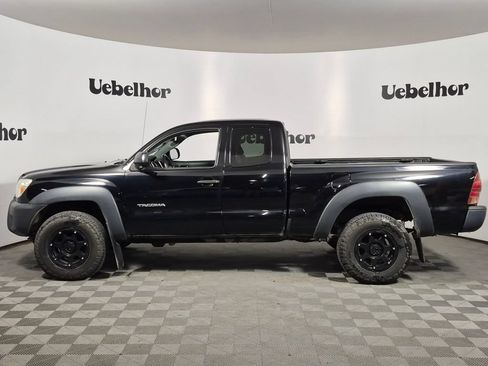 Used 2012 Toyota Tacoma 4x4 Access Cab V6 w/ Convenience Pkg image 4