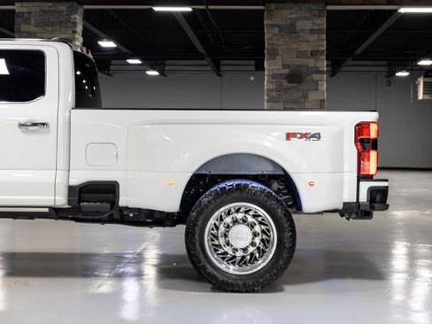Used 2023 Ford F450 Platinum w/ FX4 Off-Road Package AWD/4WD image 20