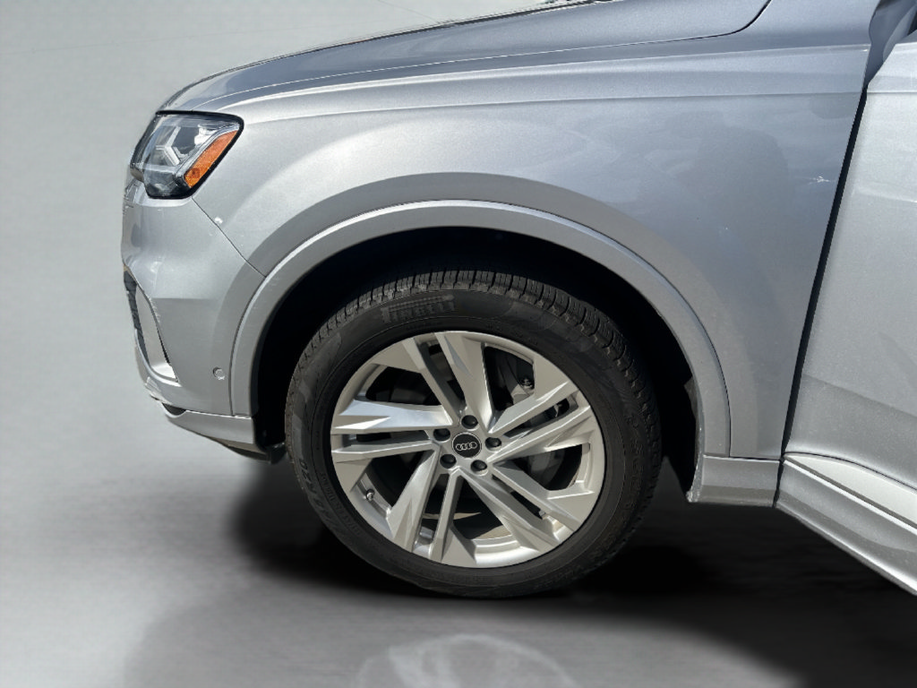 Used 2022 Audi Q7 3.0T Premium Plus w/ Premium Plus Package AWD/4WD image 26