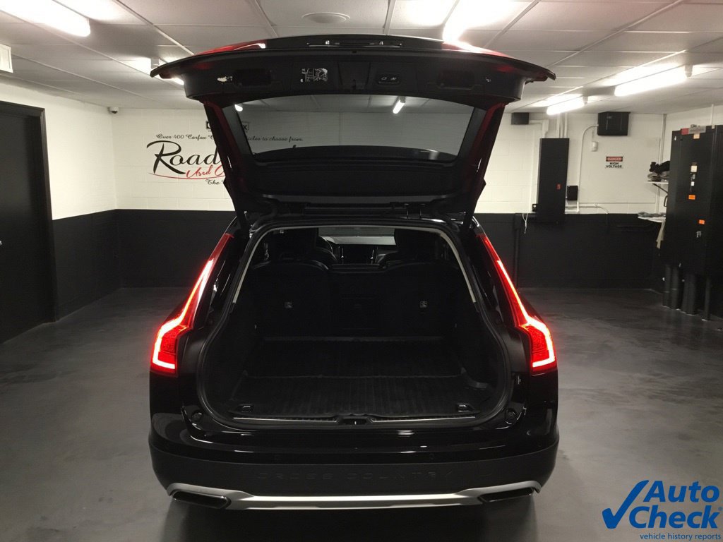 Used 2020 Volvo V90 T6 Cross Country AWD/4WD image 12