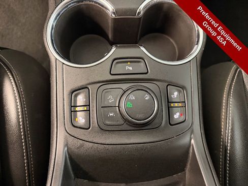 Used 2023 GMC Terrain SLT w/ Tech Package image 25