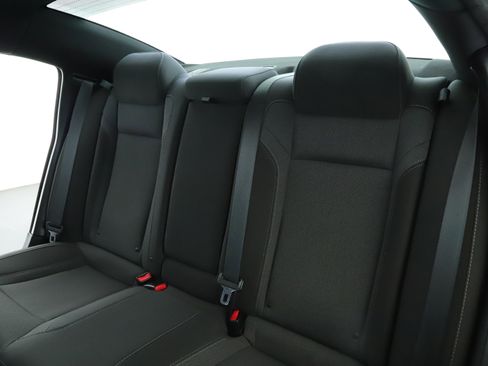 Used 2016 Dodge Charger SXT image 5