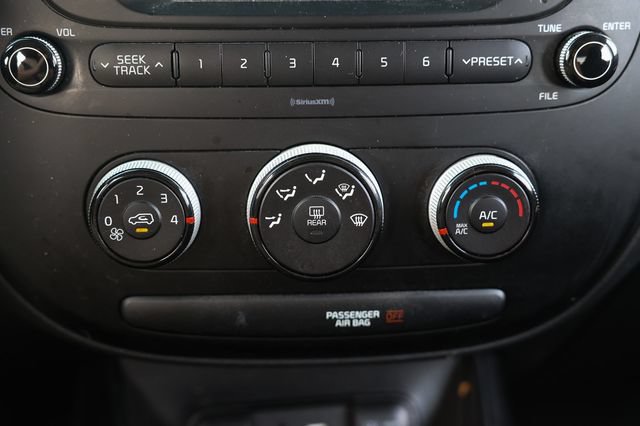 Used 2017 Kia Soul FWD image 31