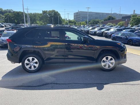 Used 2021 Toyota RAV4 LE AWD/4WD image 7