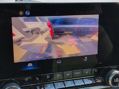 Used 2025 Chevrolet Colorado ZR2 AWD/4WD image 19