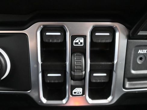 Used 2024 Jeep Wrangler Unlimited Sport AWD/4WD image 22