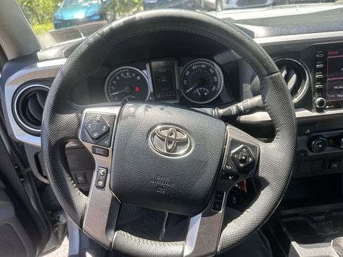 Used 2020 Toyota Tacoma SR5 AWD/4WD image 13